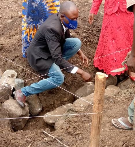 KAMANYOLA: CONSTRUCTION D’UN DÉPÔT POUR L’ENTREPOSAGE ET STOCKAGE DES PRODUITS DES FEMMES PETITES COMMERÇANTES  TRANSFRONTALIÈRES/ KAMANYOLA-BUGARAMA.