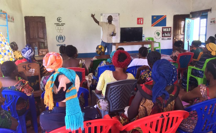 100 filles et femmes membres des clubs des mères outillées par projet EDUFAM à travers COFAS/RDC